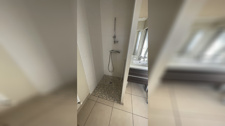 Ma-Cabane - Location Appartement VEAUCHE, 109 m²