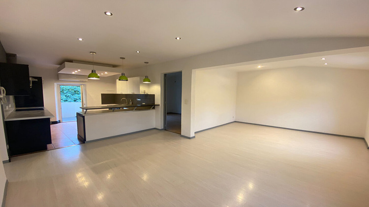 Ma-Cabane - Location Appartement VELAUX, 70 m²