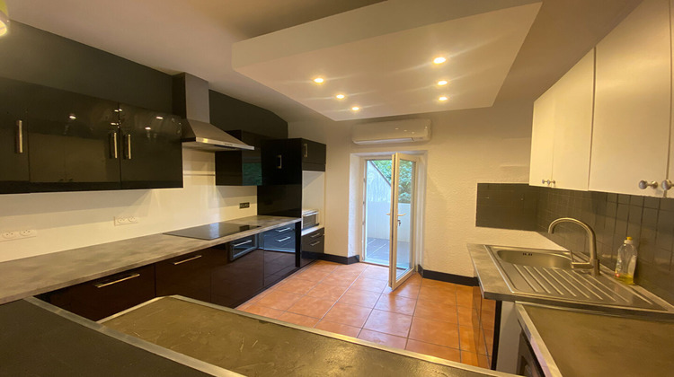 Ma-Cabane - Location Appartement VELAUX, 70 m²