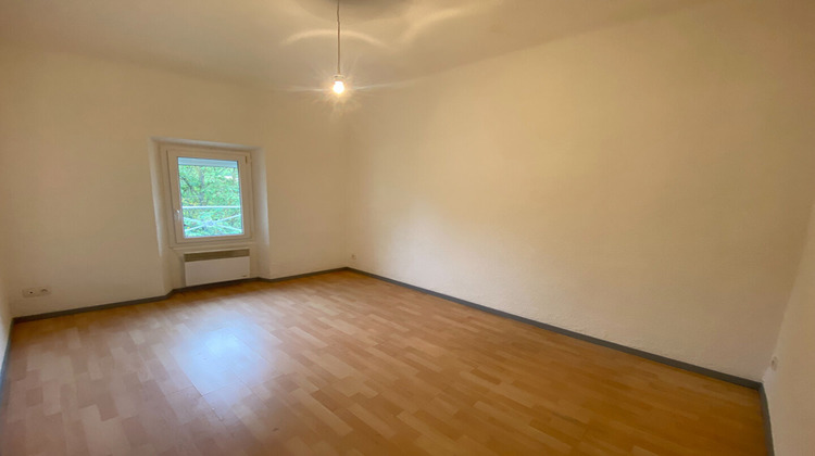 Ma-Cabane - Location Appartement VELAUX, 70 m²