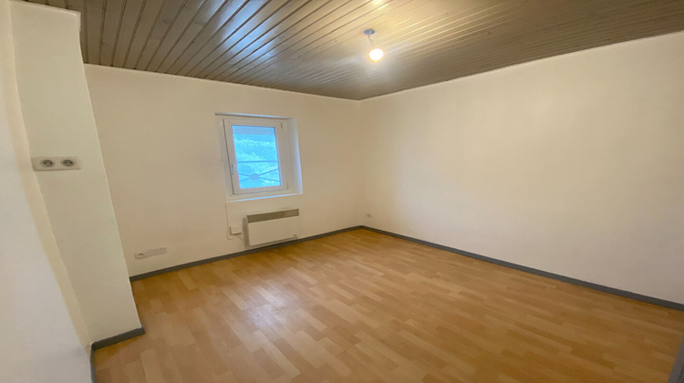 Ma-Cabane - Location Appartement VELAUX, 70 m²