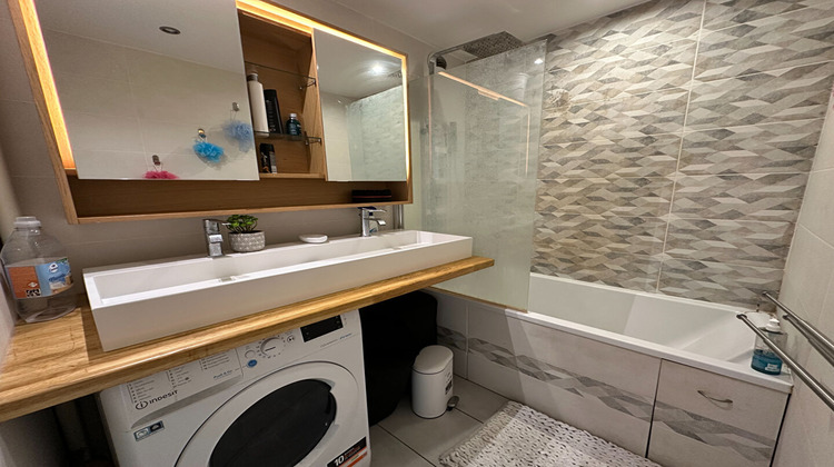 Ma-Cabane - Location Appartement VENISSIEUX, 85 m²