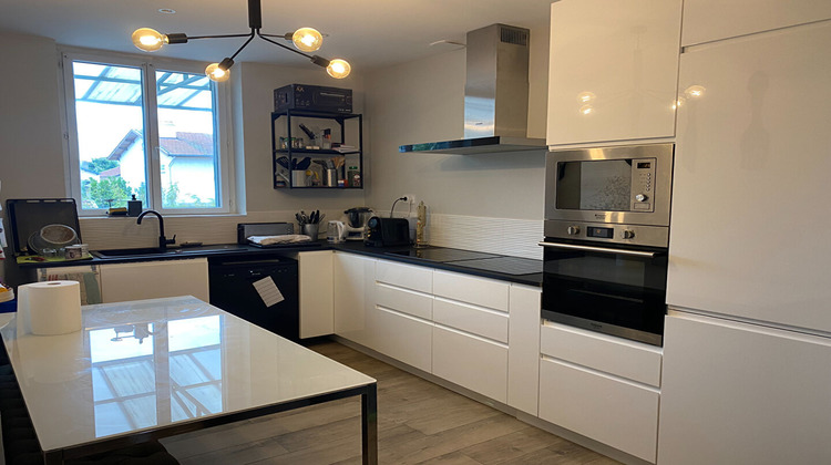 Ma-Cabane - Location Appartement VENISSIEUX, 124 m²