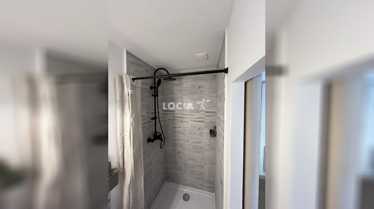 Ma-Cabane - Location Appartement Vénissieux, 28 m²