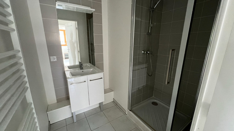 Ma-Cabane - Location Appartement VENISSIEUX, 99 m²