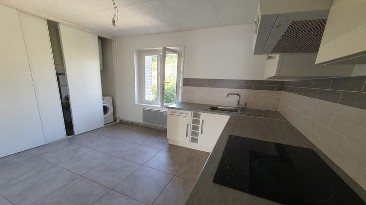 Ma-Cabane - Location Appartement Vérin, 79 m²