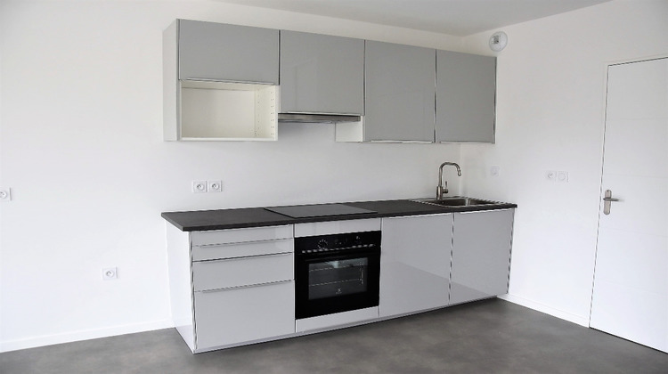 Ma-Cabane - Location Appartement VEZIN-LE-COQUET, 49 m²