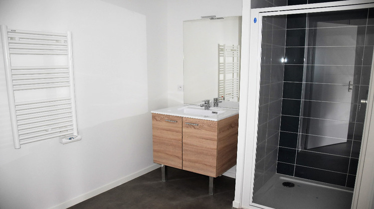 Ma-Cabane - Location Appartement VEZIN-LE-COQUET, 49 m²