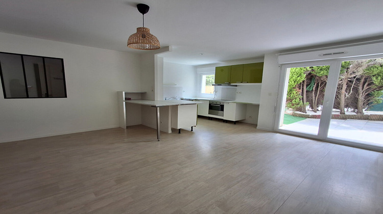 Ma-Cabane - Location Appartement VEZIN-LE-COQUET, 76 m²