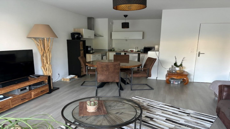 Ma-Cabane - Location Appartement VEZIN-LE-COQUET, 68 m²