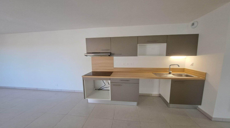 Ma-Cabane - Location Appartement VIAS, 67 m²