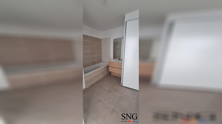 Ma-Cabane - Location Appartement Vias, 45 m²
