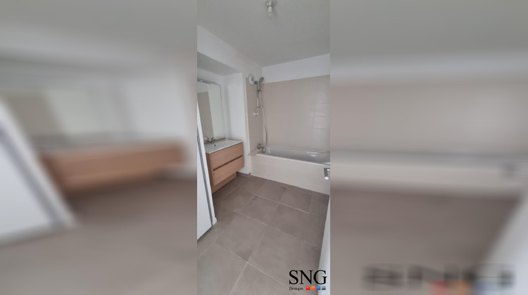 Ma-Cabane - Location Appartement Vias, 66 m²