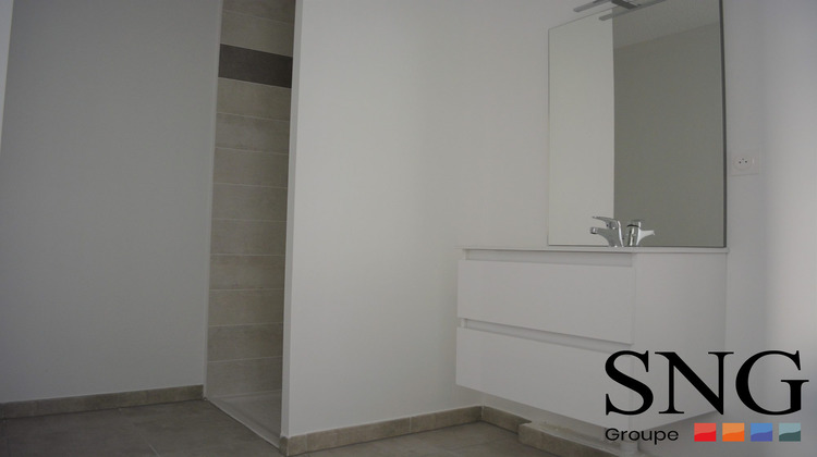Ma-Cabane - Location Appartement Vias, 61 m²