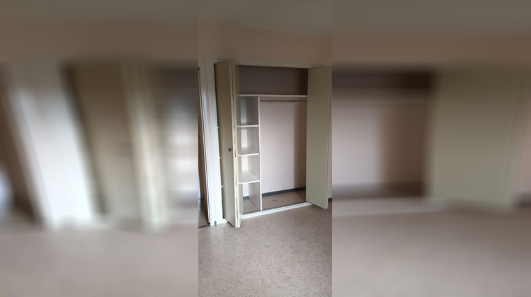 Ma-Cabane - Location Appartement VILLEFRANCHE-DE-PANAT, 68 m²