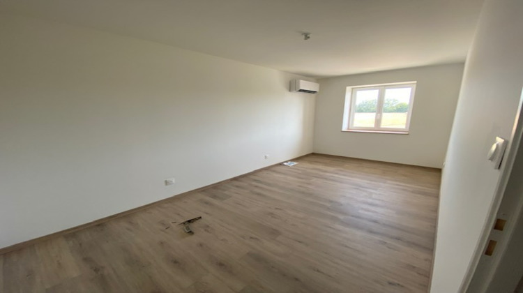 Ma-Cabane - Location Appartement VILLENEUVE, 115 m²