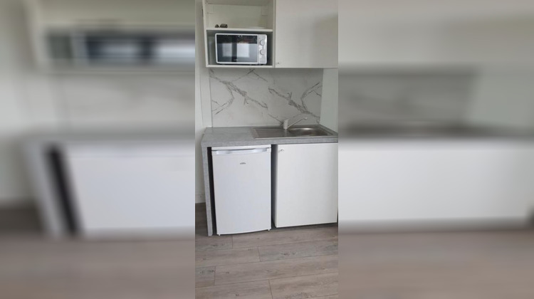 Ma-Cabane - Location Appartement VILLENEUVE LE ROI, 19 m²