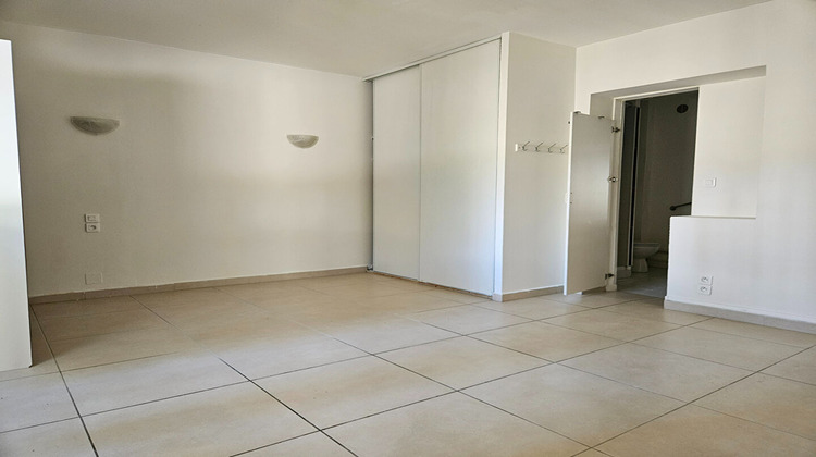 Ma-Cabane - Location Appartement VILLENEUVE-LES-AVIGNON, 40 m²