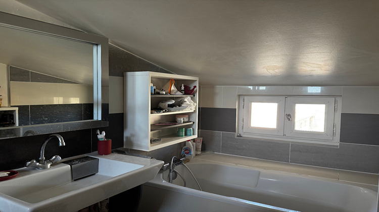 Ma-Cabane - Location Appartement VILLENEUVE-LES-AVIGNON, 37 m²
