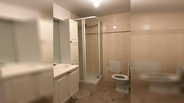 Ma-Cabane - Location Appartement Villeneuve-sur-Yonne, 59 m²