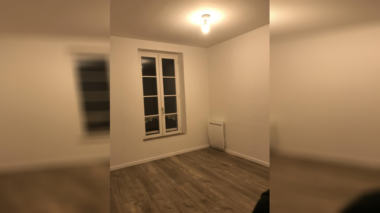Ma-Cabane - Location Appartement Villeneuve-sur-Yonne, 59 m²