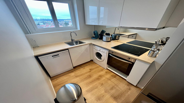Ma-Cabane - Location Appartement VILLEURBANNE, 75 m²