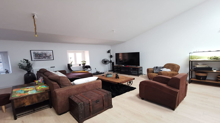 Ma-Cabane - Location Appartement VILLIEU-LOYES-MOLLON, 109 m²