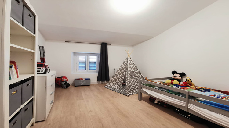 Ma-Cabane - Location Appartement VILLIEU-LOYES-MOLLON, 109 m²