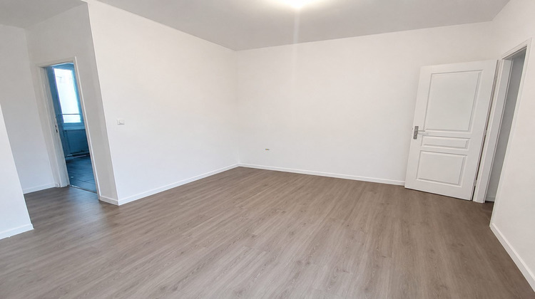 Ma-Cabane - Location Appartement Vitry-aux-Loges, 55 m²
