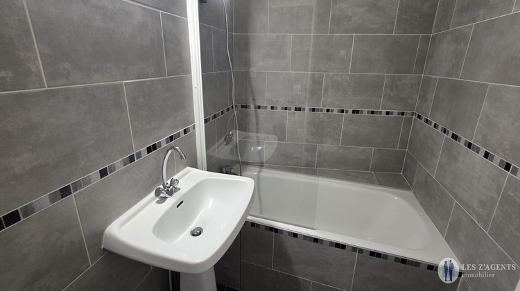 Ma-Cabane - Location Appartement VIZILLE, 55 m²
