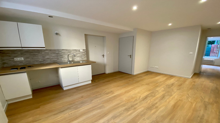 Ma-Cabane - Location Appartement VOIRON, 27 m²