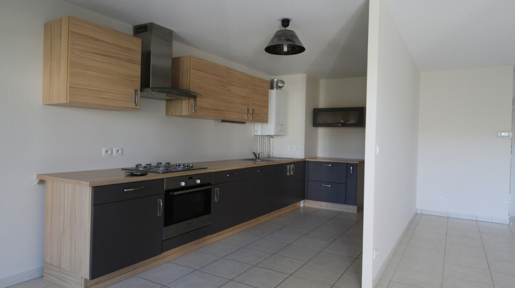 Ma-Cabane - Location Appartement VOIRON, 69 m²