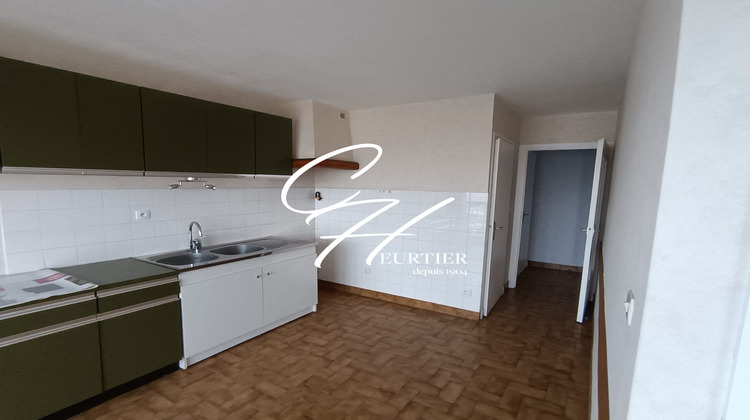 Ma-Cabane - Location Appartement VOIRON, 83 m²