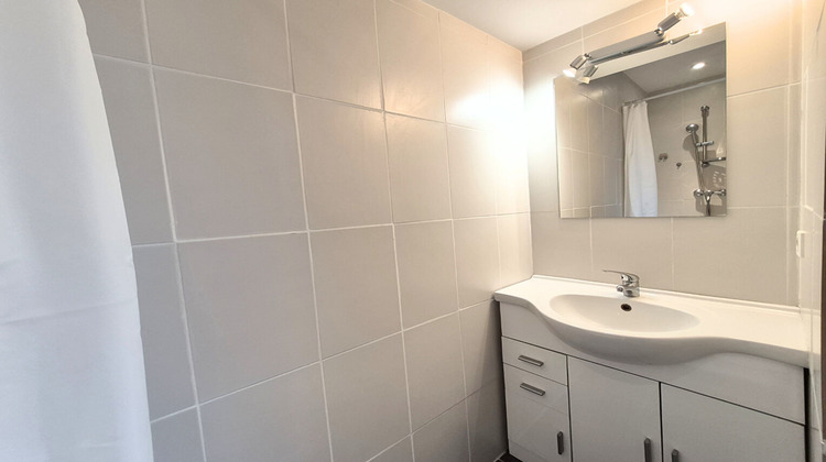 Ma-Cabane - Location Appartement VOIRON, 30 m²
