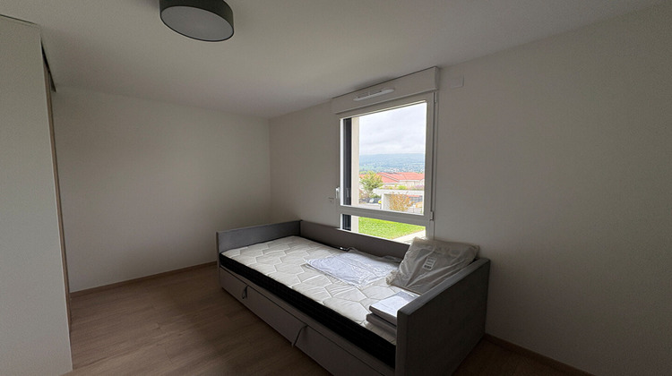 Ma-Cabane - Location Appartement VOIRON, 62 m²