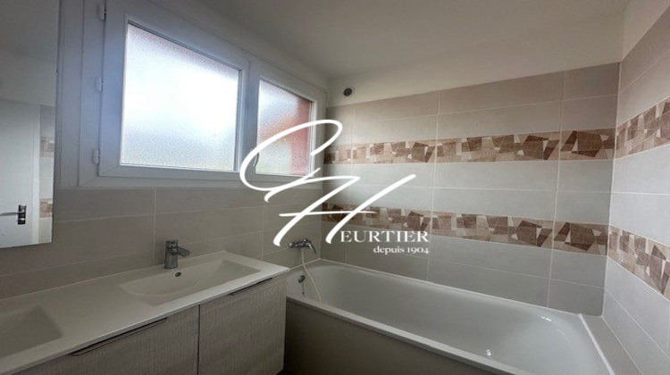Ma-Cabane - Location Appartement Voiron, 94 m²