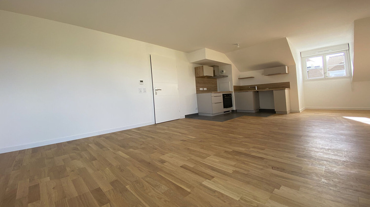 Ma-Cabane - Location Appartement VOISINS-LE-BRETONNEUX, 67 m²