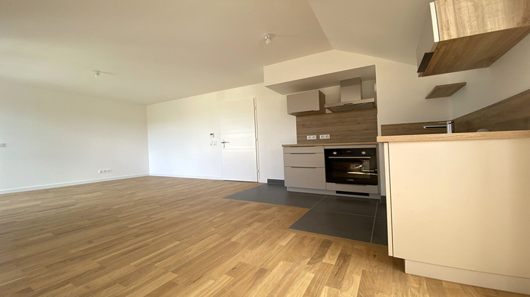 Ma-Cabane - Location Appartement VOISINS-LE-BRETONNEUX, 67 m²