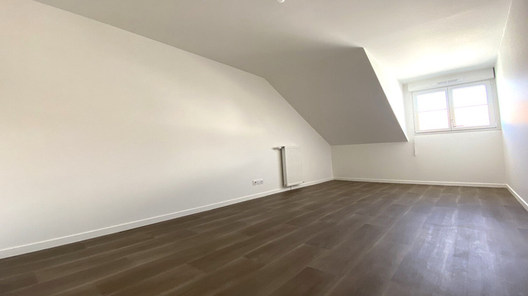 Ma-Cabane - Location Appartement VOISINS-LE-BRETONNEUX, 67 m²