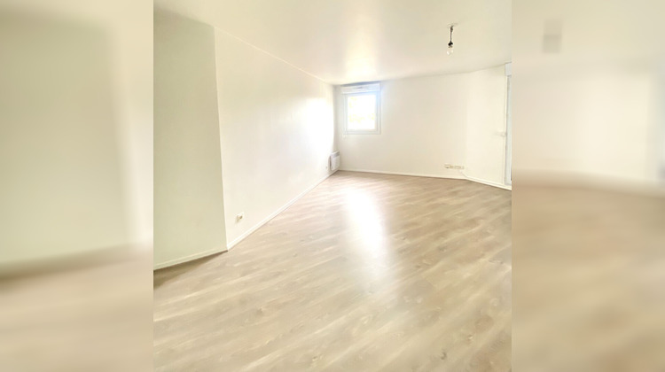 Ma-Cabane - Location Appartement VOISINS-LE-BRETONNEUX, 36 m²