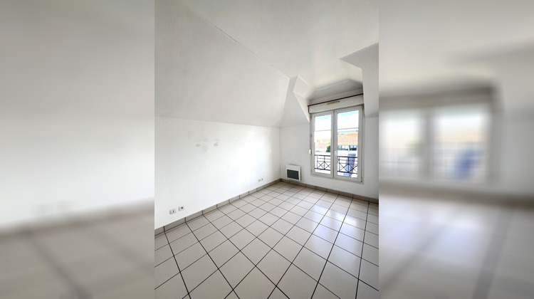 Ma-Cabane - Location Appartement VOISINS-LE-BRETONNEUX, 83 m²