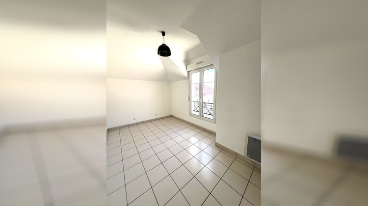 Ma-Cabane - Location Appartement VOISINS-LE-BRETONNEUX, 83 m²