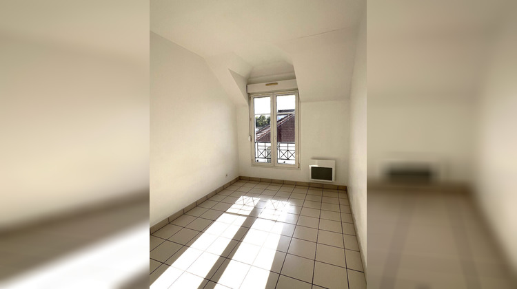 Ma-Cabane - Location Appartement VOISINS-LE-BRETONNEUX, 83 m²