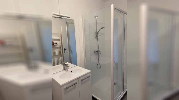 Ma-Cabane - Location Appartement YZEURE, 45 m²