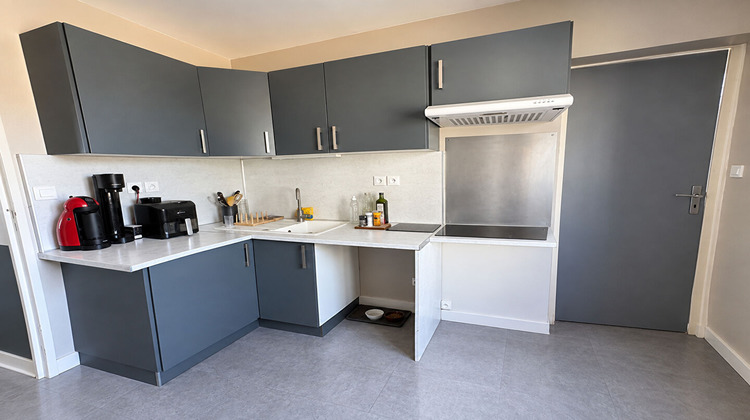 Ma-Cabane - Location Appartement YZEURE, 58 m²