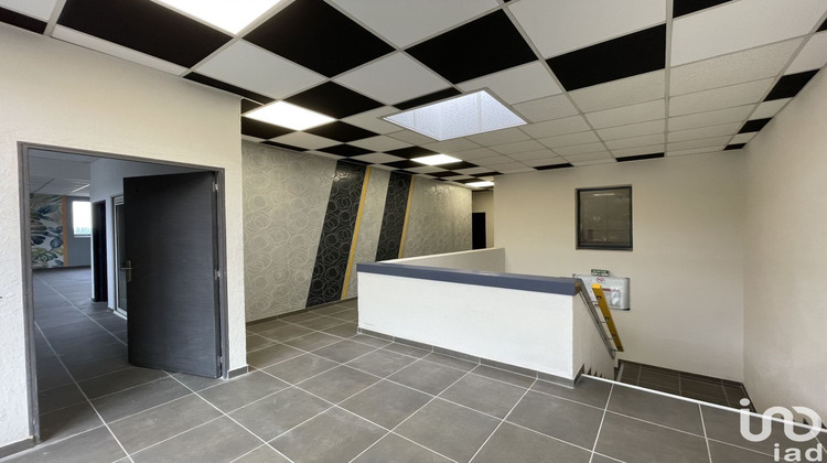 Ma-Cabane - Location Boutique Guibeville, 180 m²