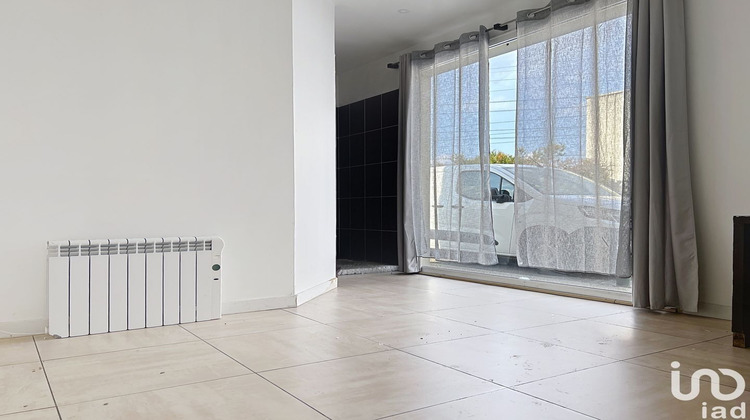 Ma-Cabane - Location Boutique Lésigny, 60 m²