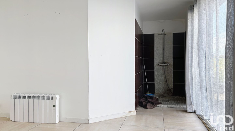 Ma-Cabane - Location Boutique Lésigny, 60 m²