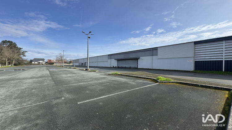 Ma-Cabane - Location Boutique Mirebeau, 1070 m²