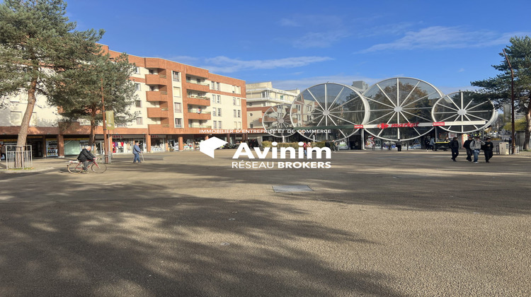 Ma-Cabane - Location Boutique Montigny-le-Bretonneux, 1182 m²